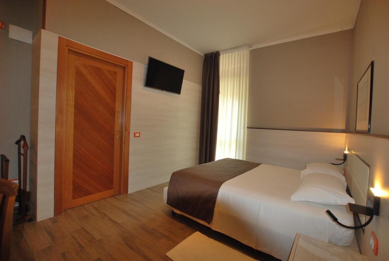 Hotel Lenotel Luaran gambar