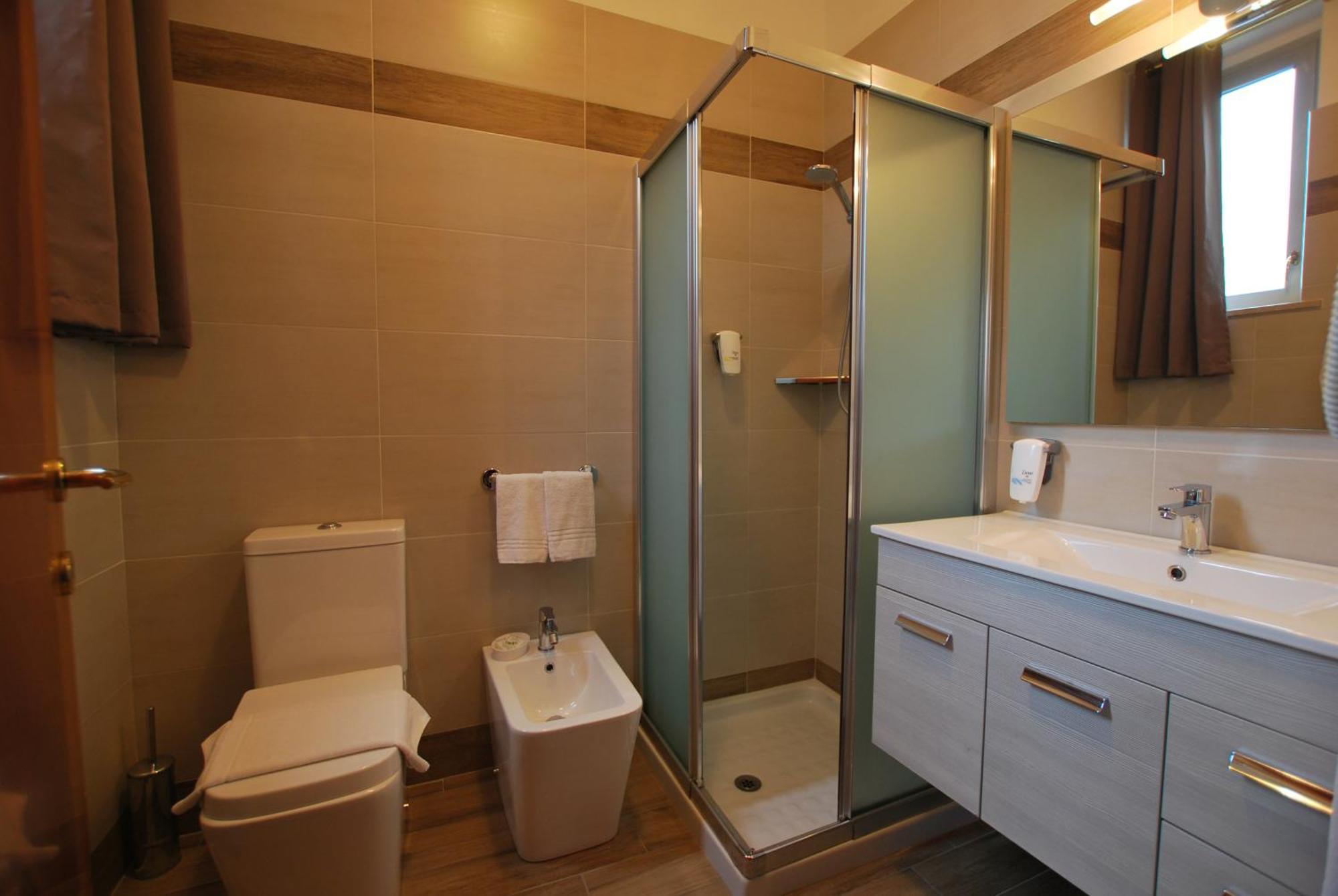 Hotel Lenotel Luaran gambar