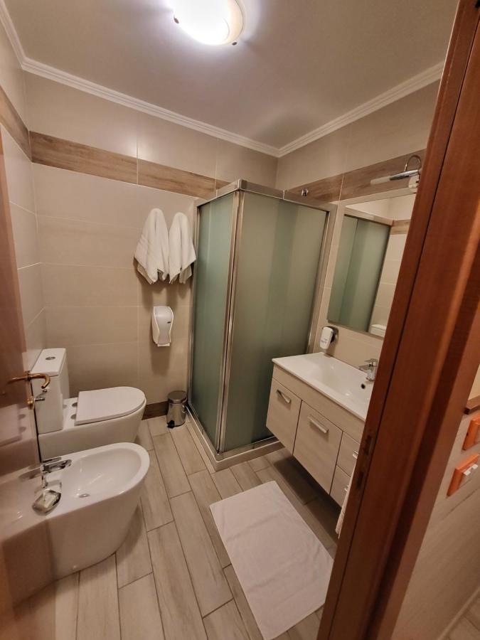 Hotel Lenotel Luaran gambar