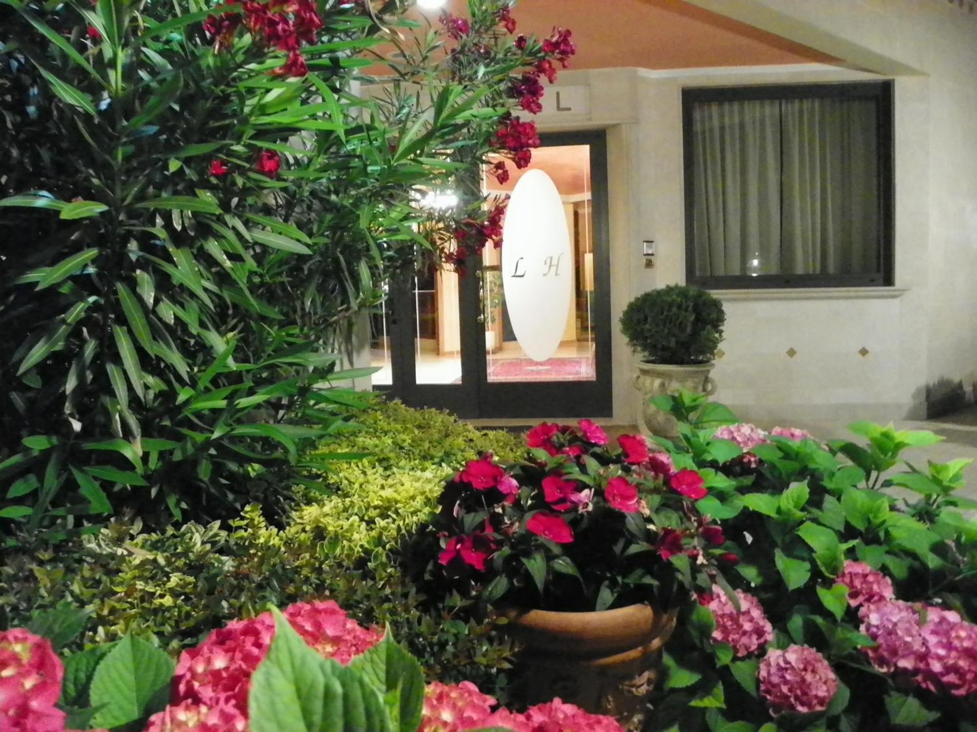Hotel Lenotel Luaran gambar