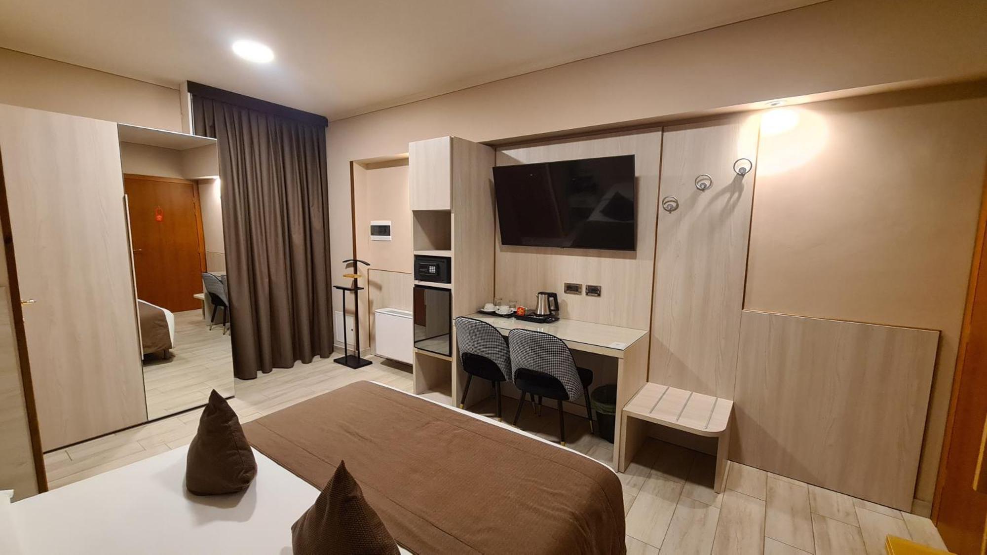 Hotel Lenotel Luaran gambar