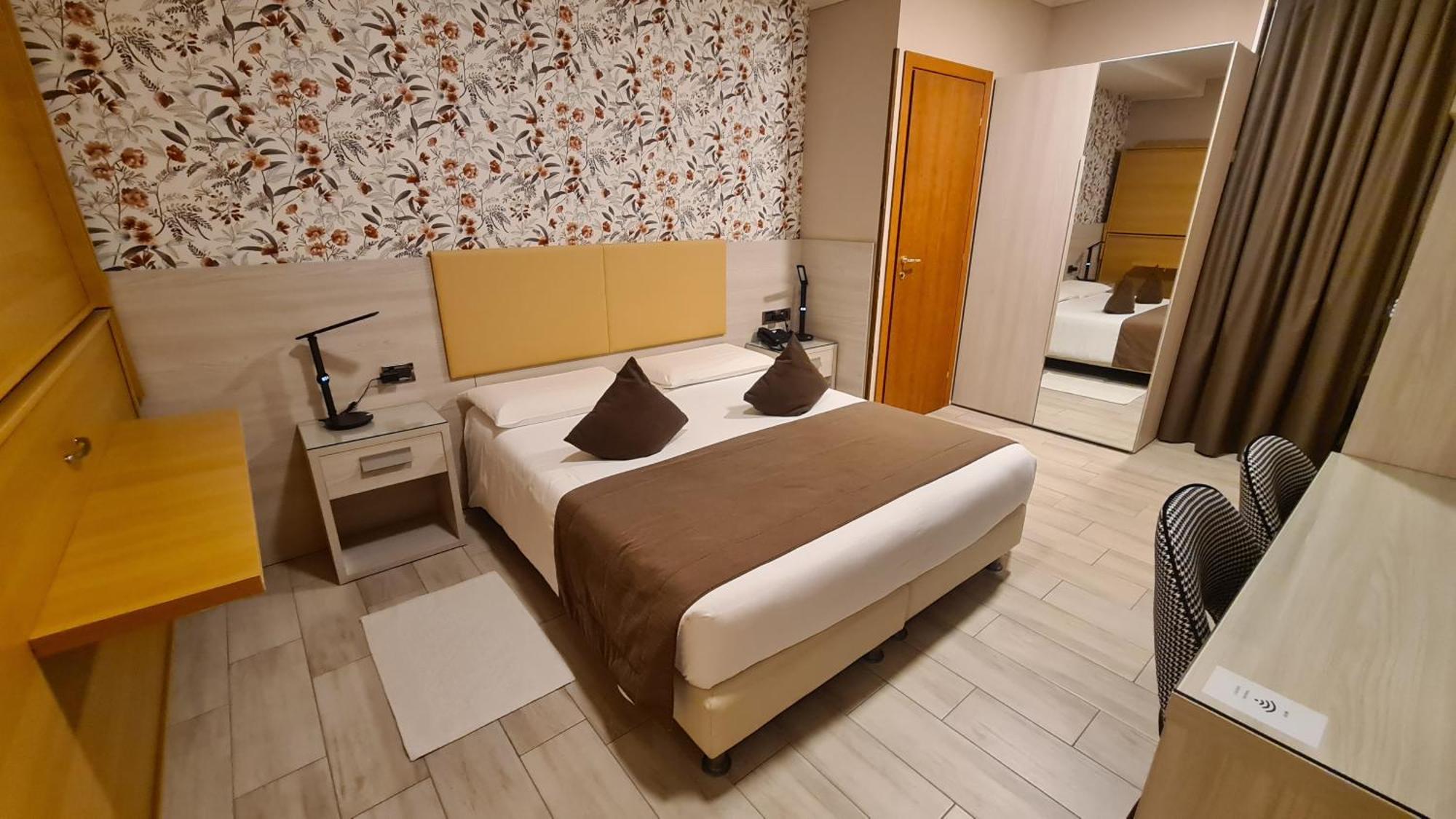Hotel Lenotel Luaran gambar