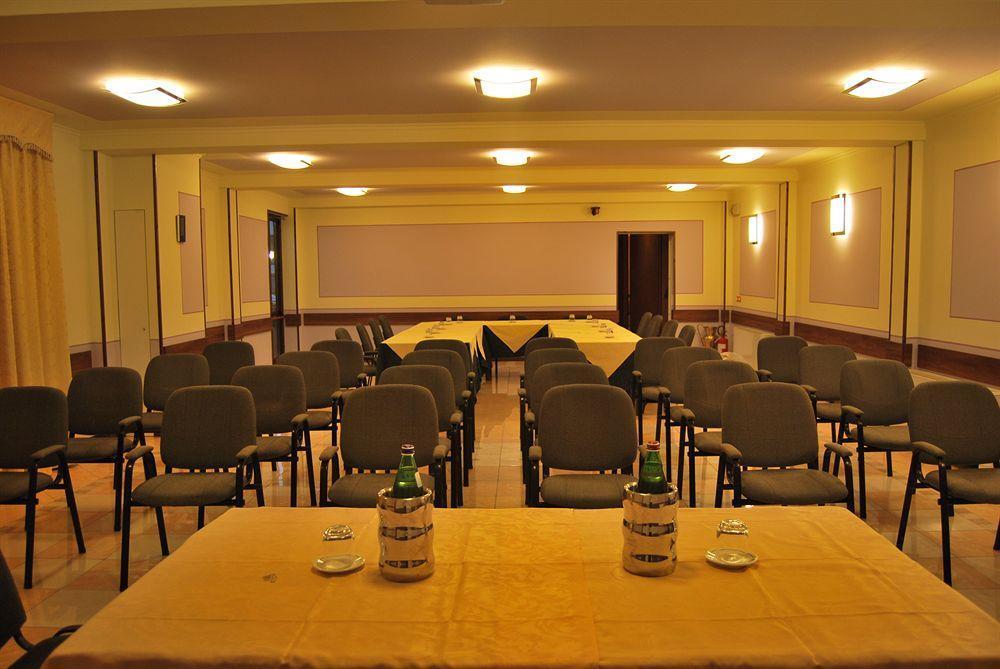 Hotel Lenotel Luaran gambar