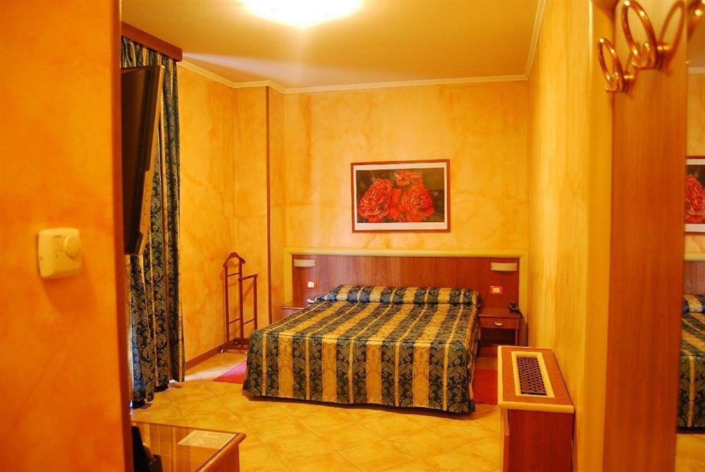 Hotel Lenotel Luaran gambar